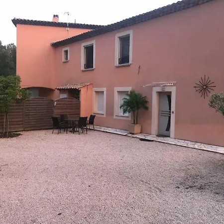 Au Calme Nyaraló *