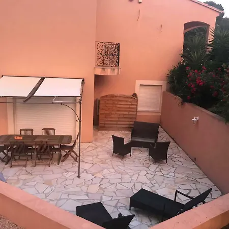 Au Calme Nyaraló *